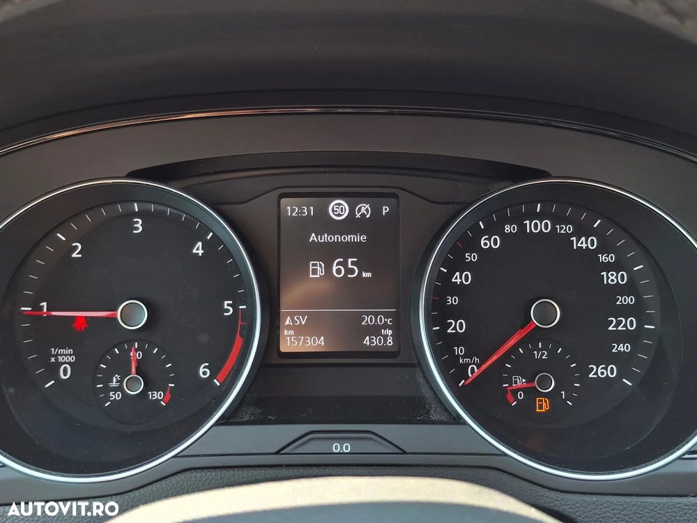 Volkswagen Passat - 13