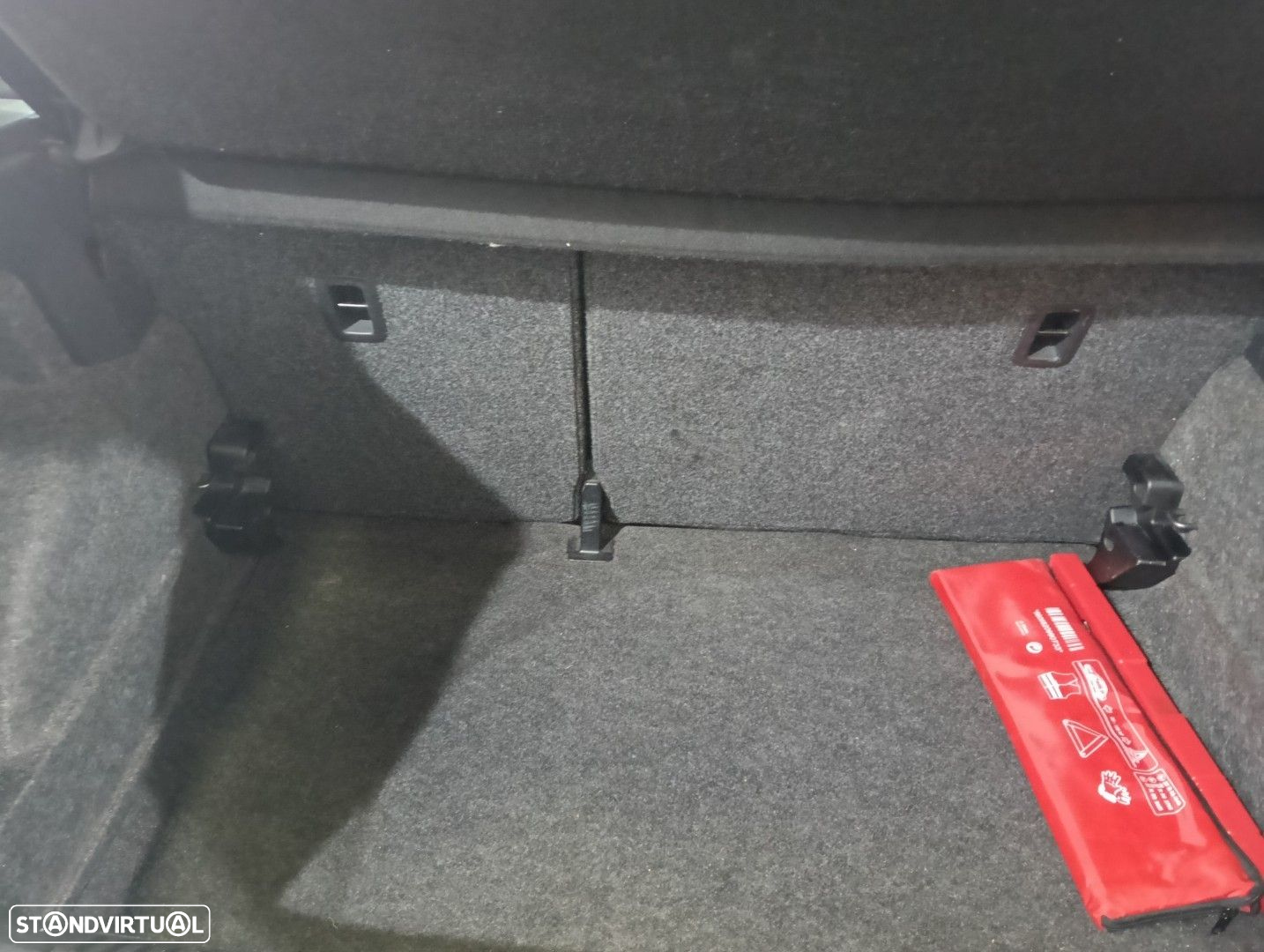 VW Polo 1.6 TDI Hightine DSG - 25