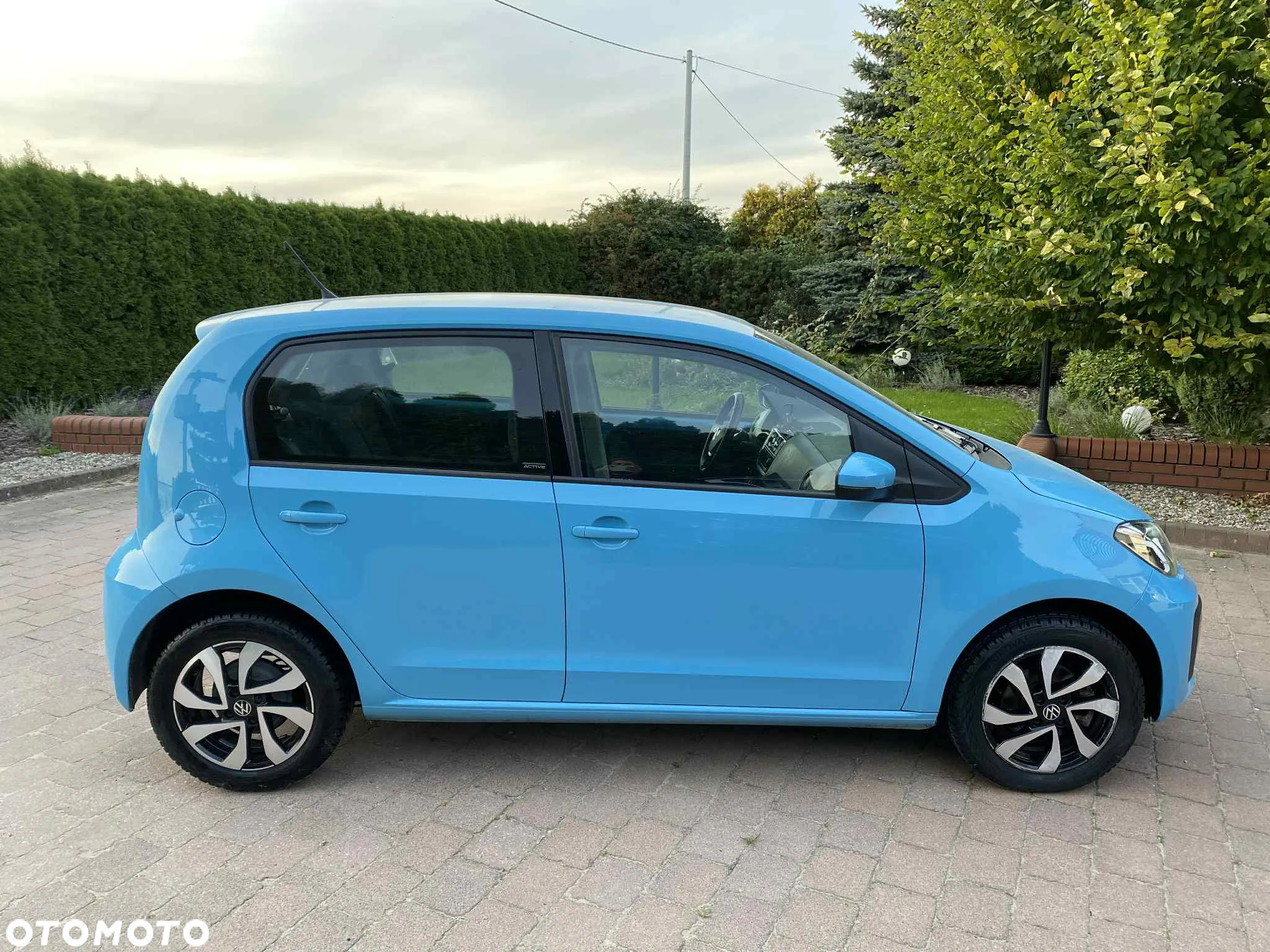 Volkswagen up! Active - 29