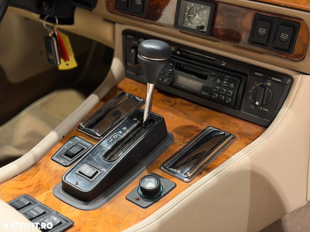 Jaguar XJS - 30