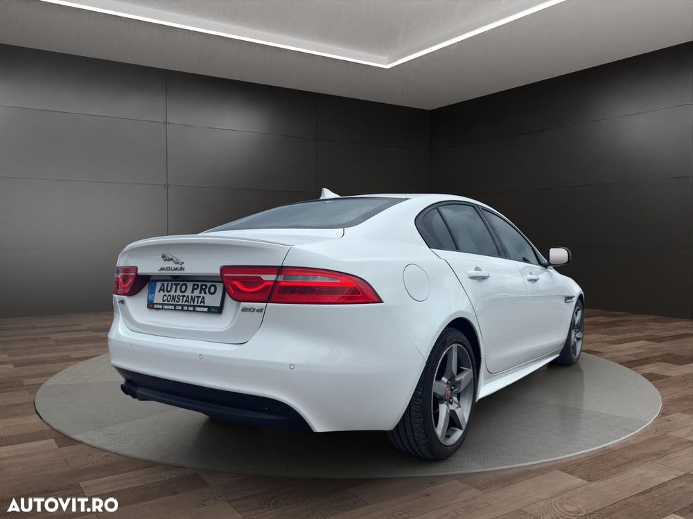 Jaguar XE 2.0 R-Sport - 3