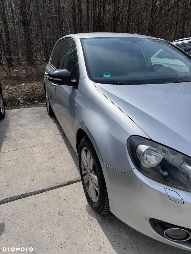 Volkswagen Golf 2.0 TDI DPF BlueMotion Technology MATCH - 4