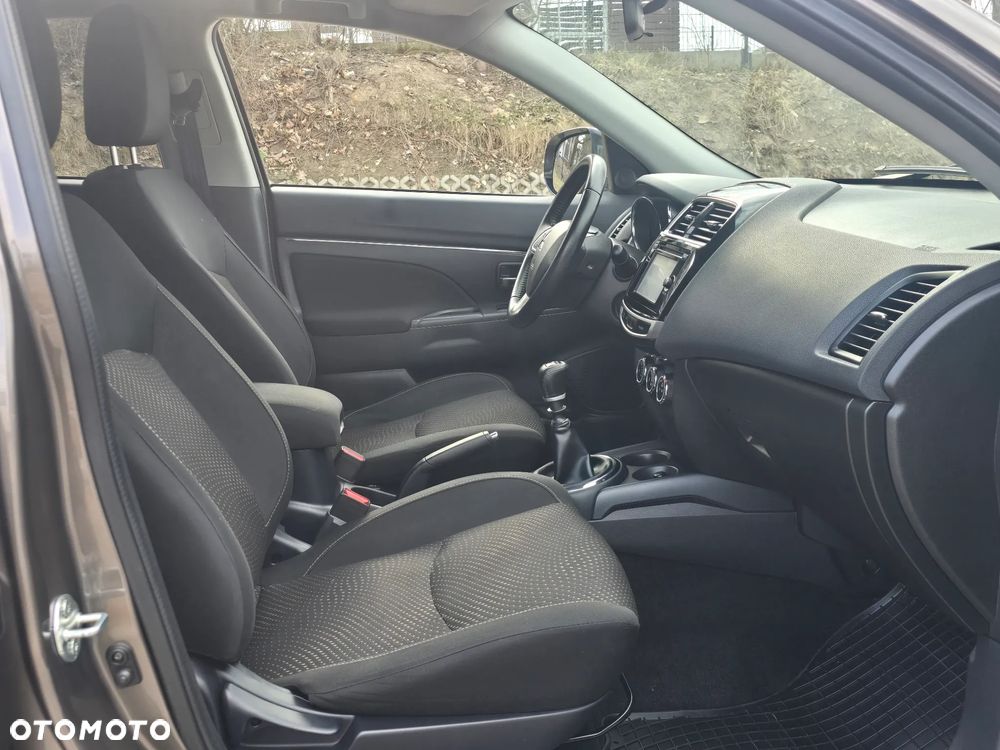 Mitsubishi ASX 1.8 DI-D 2WD Diamant Edition - 17