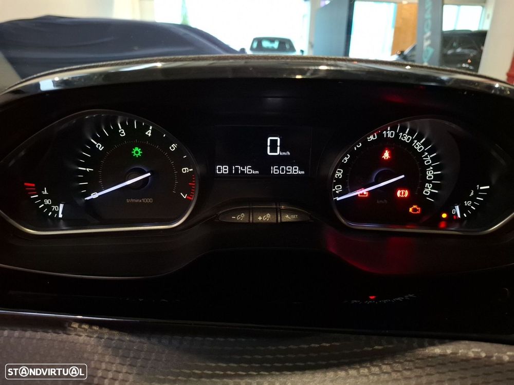 Peugeot 2008 1.2 PureTech Style - 13