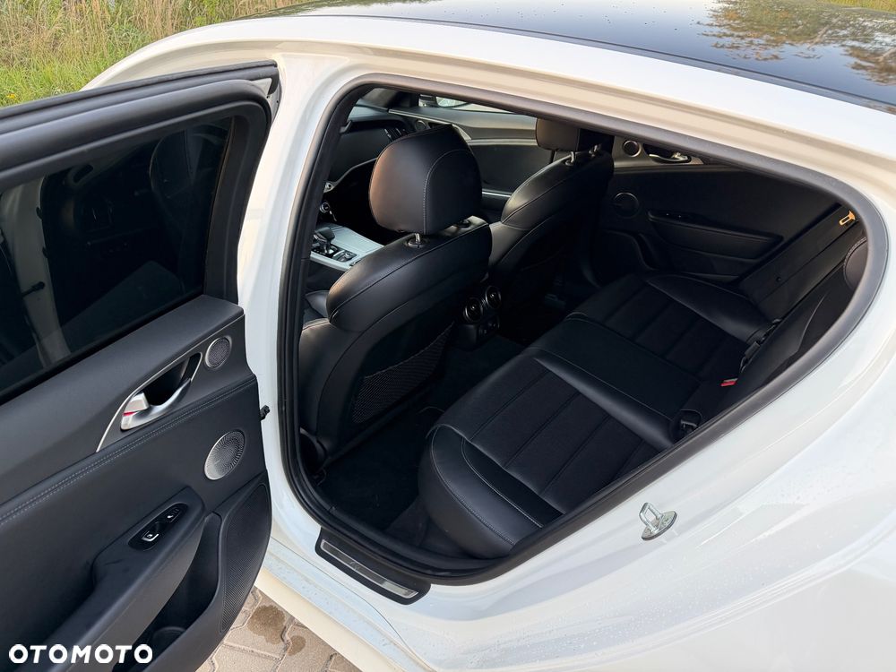 Kia Stinger 3.3 T-GDI V6 GT AWD - 13