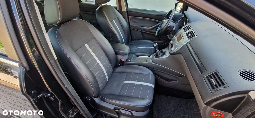 Ford Kuga 2.0 TDCi 4x4 Titanium - 6