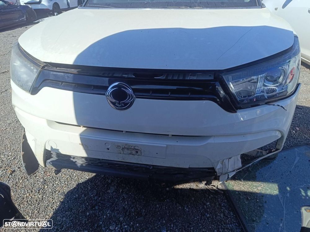 NARIZ COMPLETO SSANGYONG TIVOLI - 1