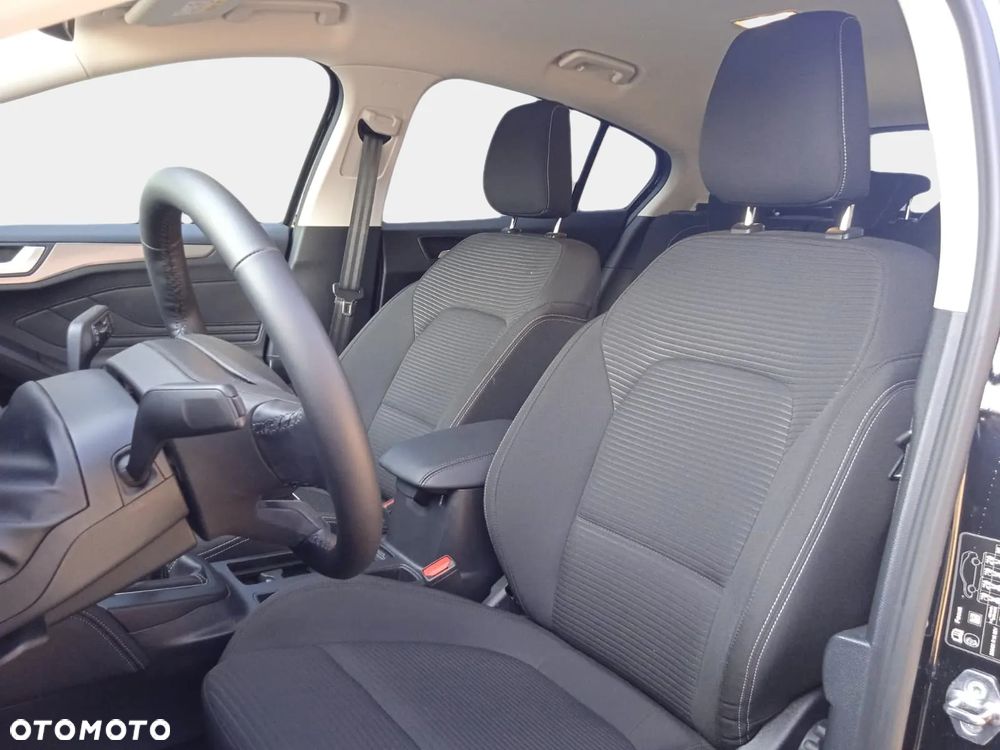Ford Focus 1.0 EcoBoost Titanium X - 32