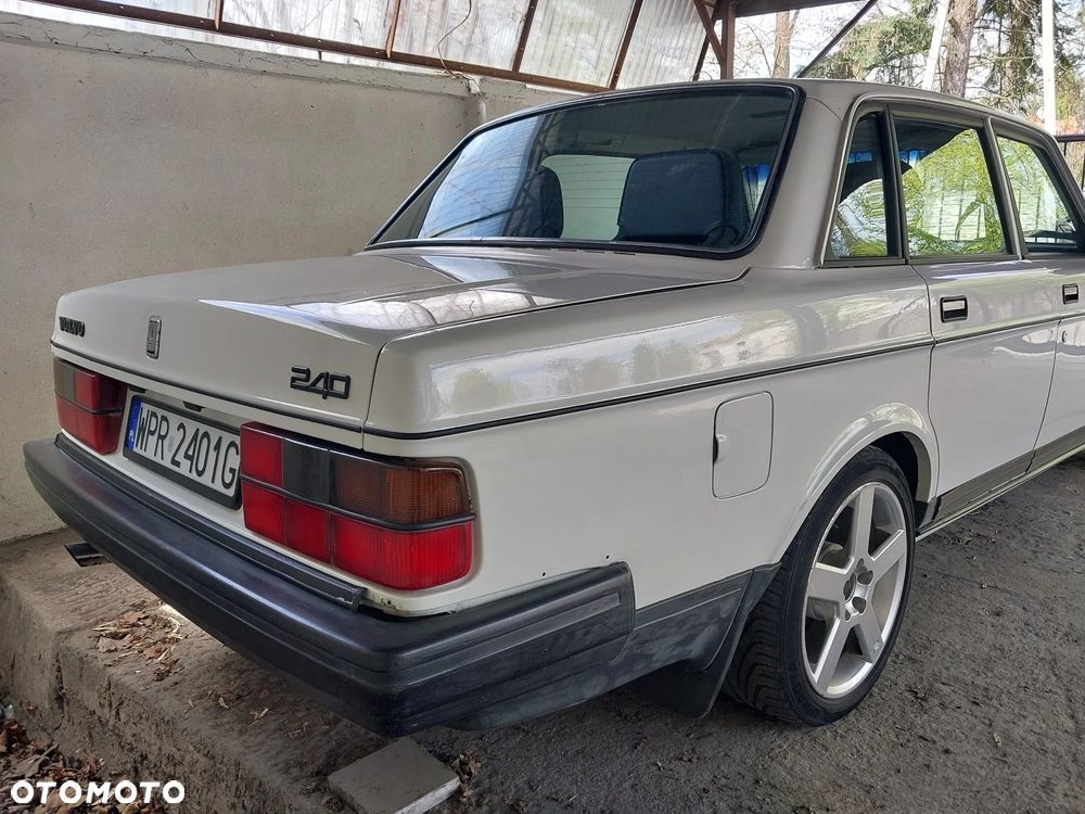 Volvo Seria 200 - 9