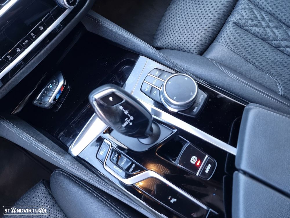 BMW 520 d Pack Desportivo M Auto - 13