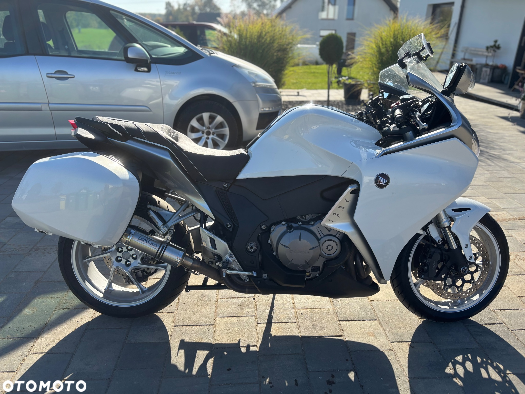 Honda VFR - 3