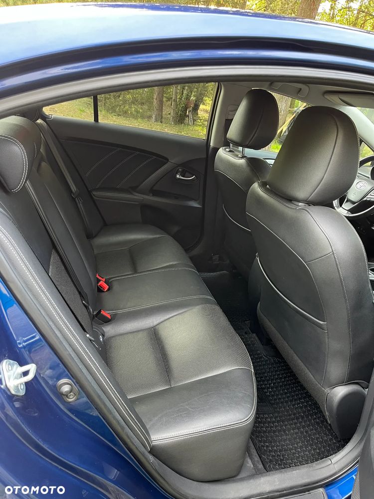 Toyota Avensis 1.8 Premium - 15