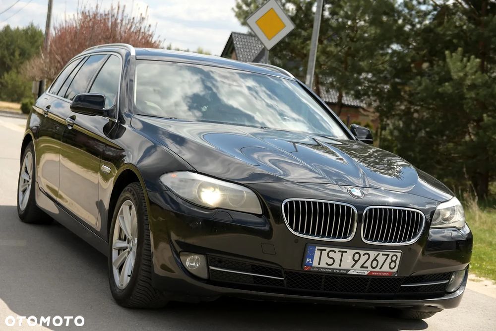 BMW Seria 5 525d - 11