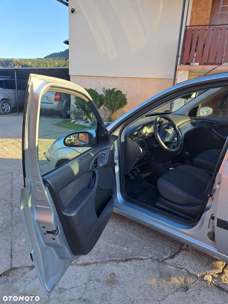 Ford Focus 1.4 Comfort - 12