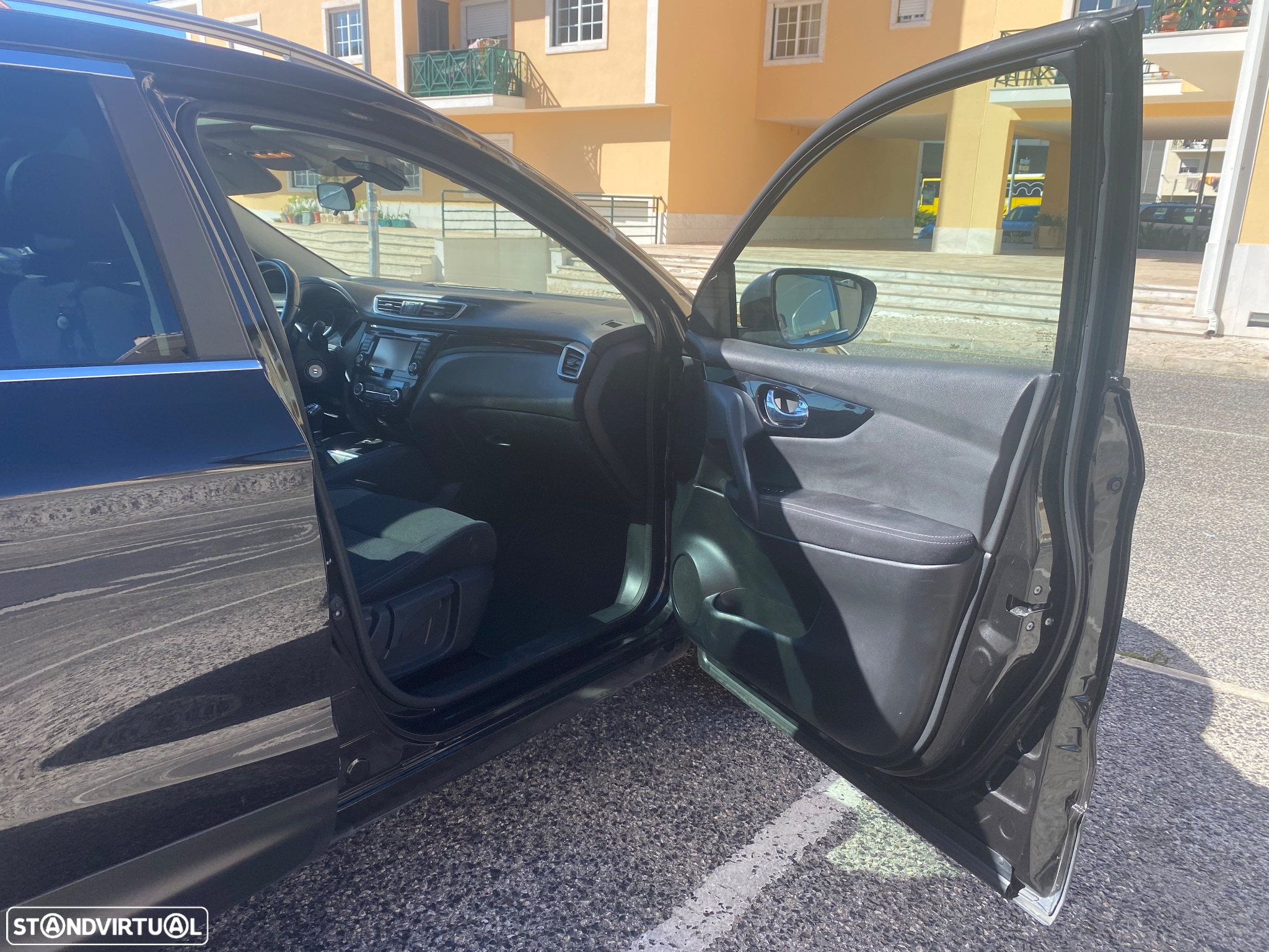 Nissan Qashqai 1.5 dCi N-Connecta Business - 11