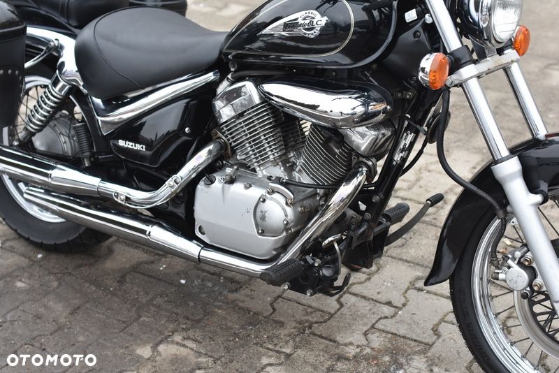 Suzuki Intruder - 5