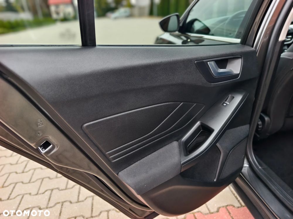 Ford Focus 1.5 EcoBoost STart-Stopp-System TITANIUM - 11