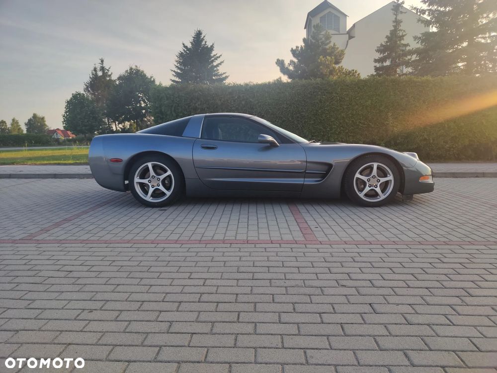 Chevrolet Corvette - 6