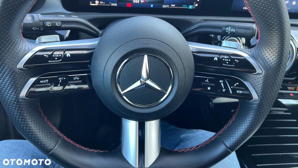 Mercedes-Benz Klasa A 180 7G-DCT Edition AMG Line - 32