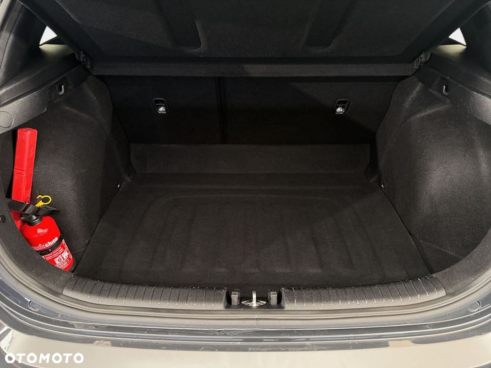 Kia Ceed - 13