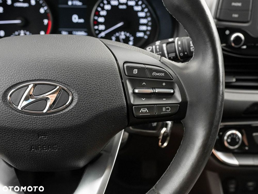 Hyundai i30 1.5 DPI Classic + - 15