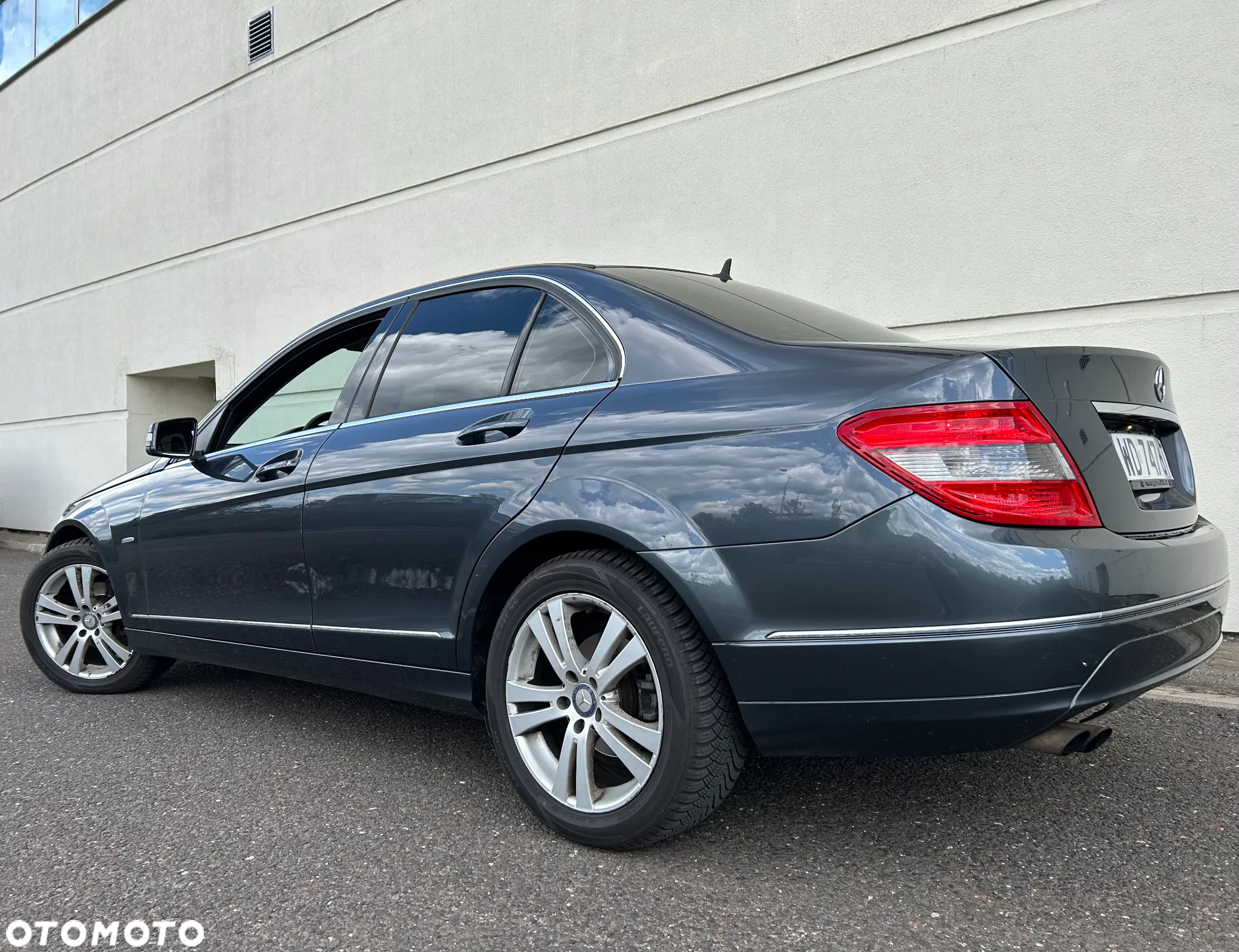 Mercedes-Benz Klasa C 180 CGI BlueEFFICIENCY Avantgarde - 3