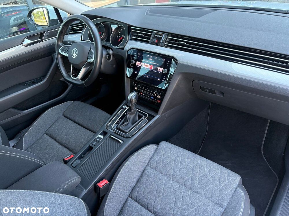 Volkswagen Passat - 17