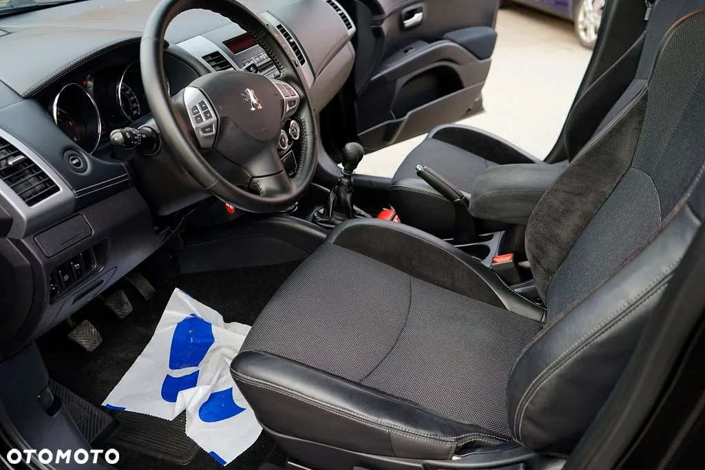 Peugeot 4007 - 11