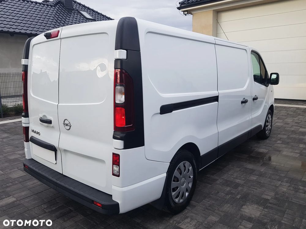 Opel VIVARO LONG - 11