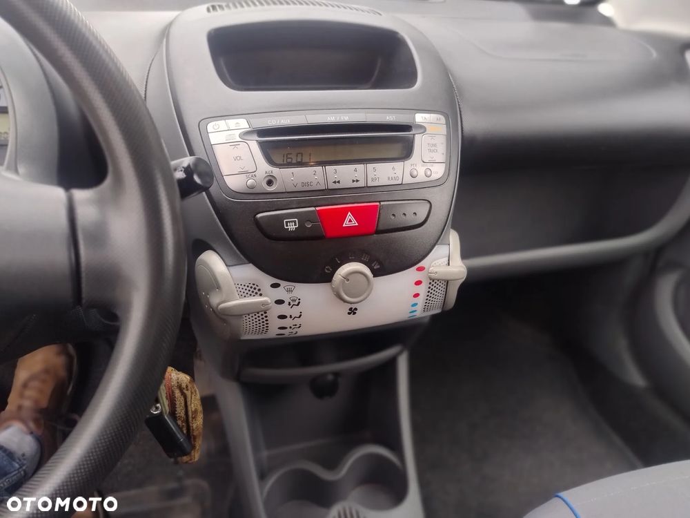 Toyota Aygo 1.0 VVT-i Terra EU5 - 11