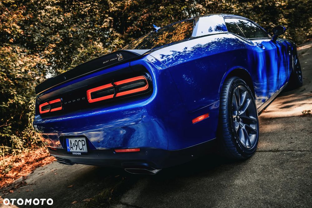 Dodge Challenger - 13