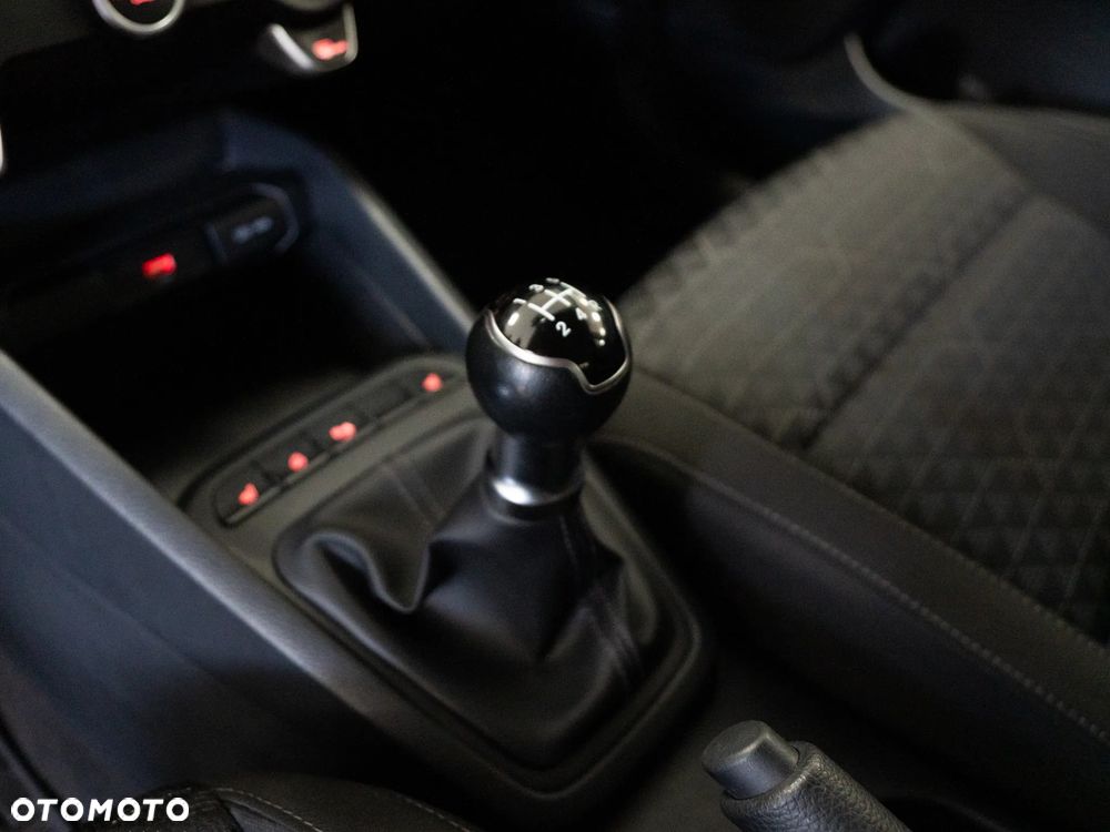 Kia Rio 1.2 L - 23