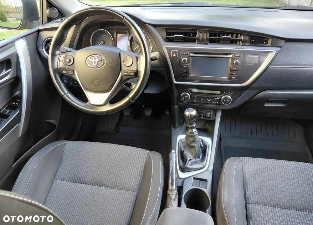 Toyota Auris - 13