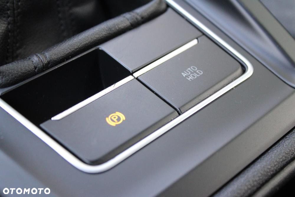 Volkswagen Golf - 17