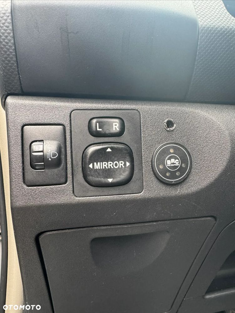 Toyota Yaris 1.3 Luna A/C - 12