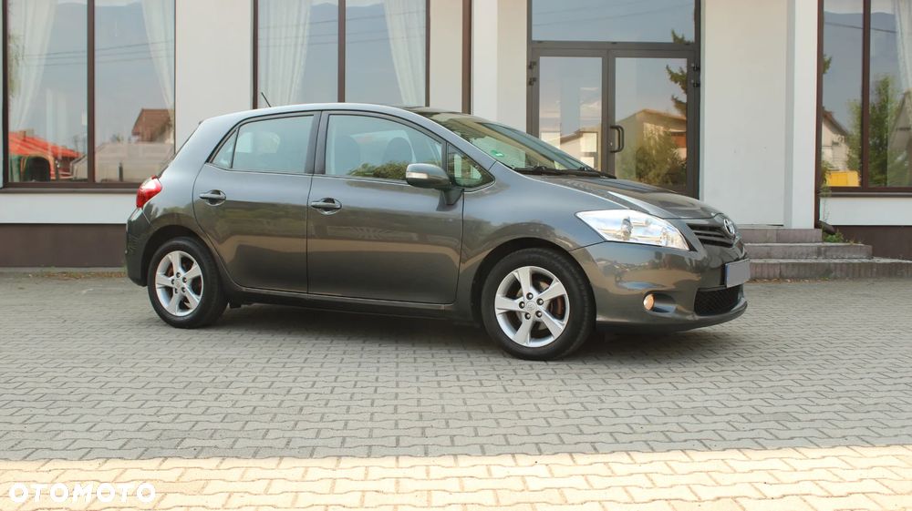 Toyota Auris 1.6 Executive - 3