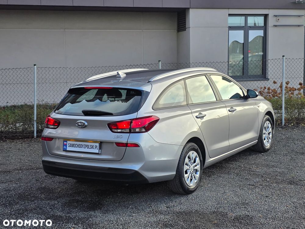 Hyundai i30 1.5 DPI Classic + - 5