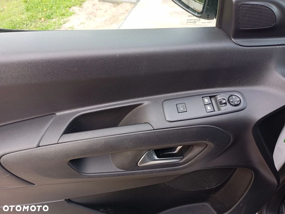Opel vivaro - 15