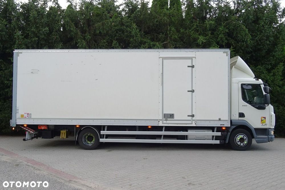DAF LF 220 Euro 6 kontener 18p winda sprowadzony książka - 30