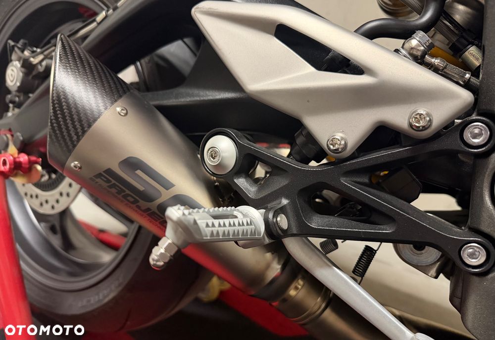 Triumph Street Triple - 14