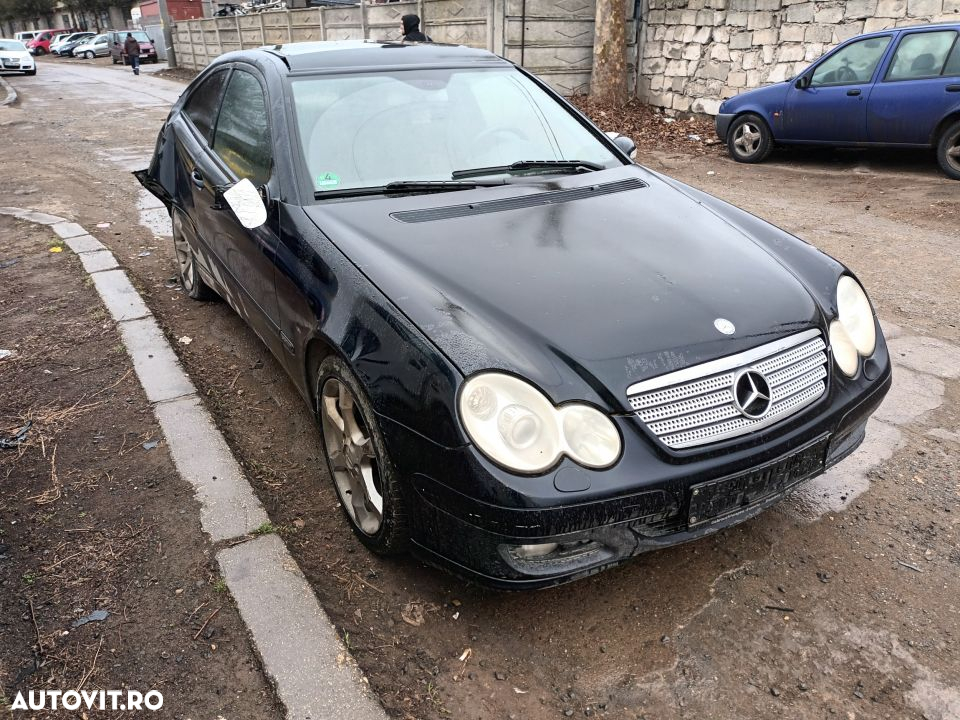 Dezmembrari  Mercedes-Benz C-CLASS (W203)  2000  > 2007 C 220 CDI (20 - 2