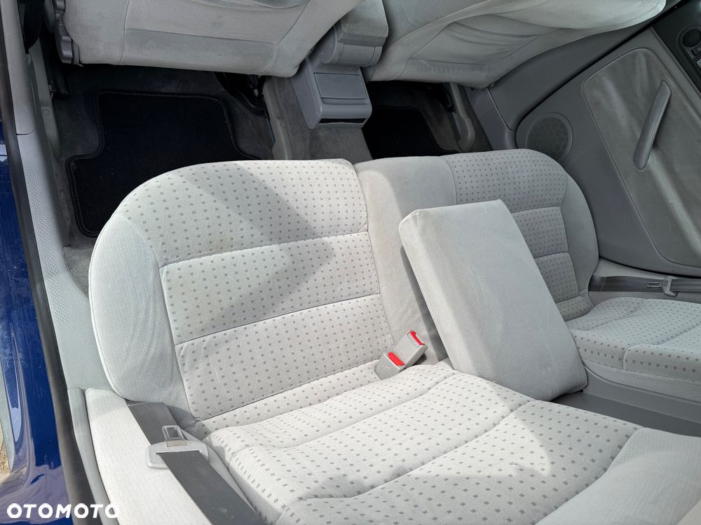 Volkswagen Passat 1.8 Comfortline - 21