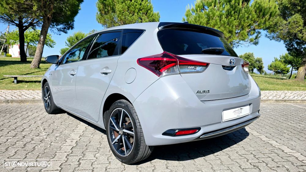 Toyota Auris 1.8 HSD Comfort +P.Techno+P.Sport - 9