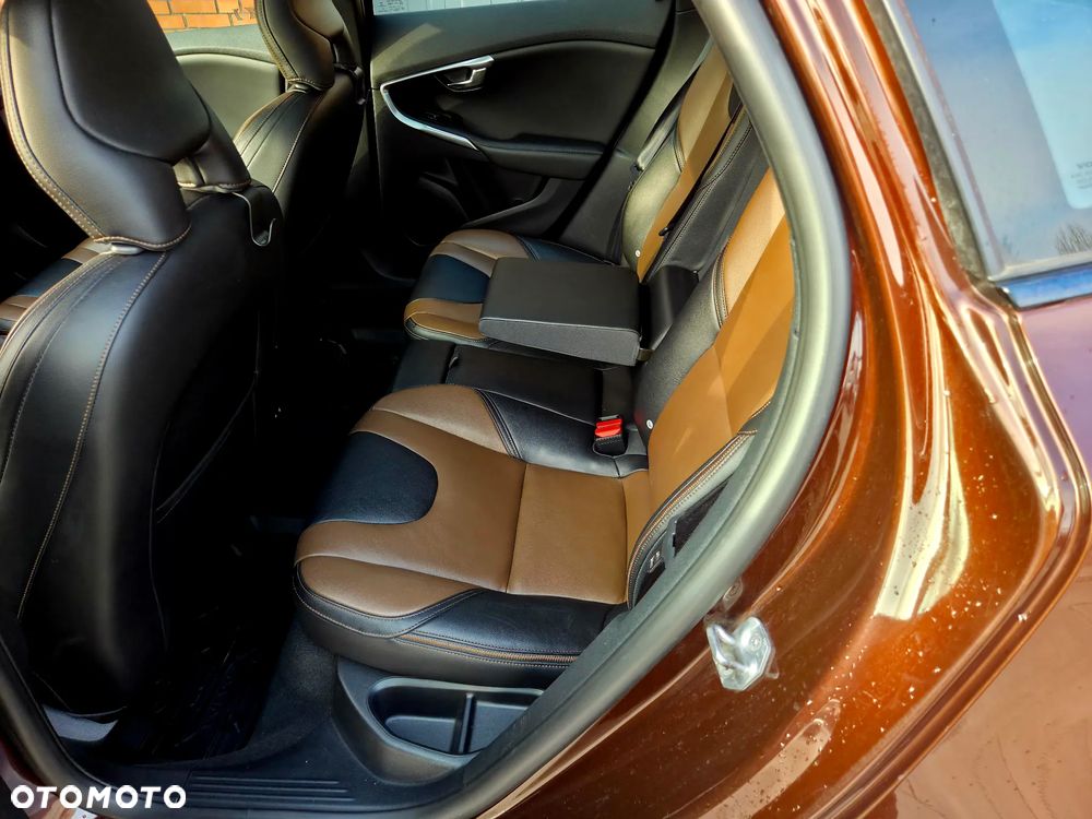 Volvo V40 Cross Country D4 Geartronic Summum - 8