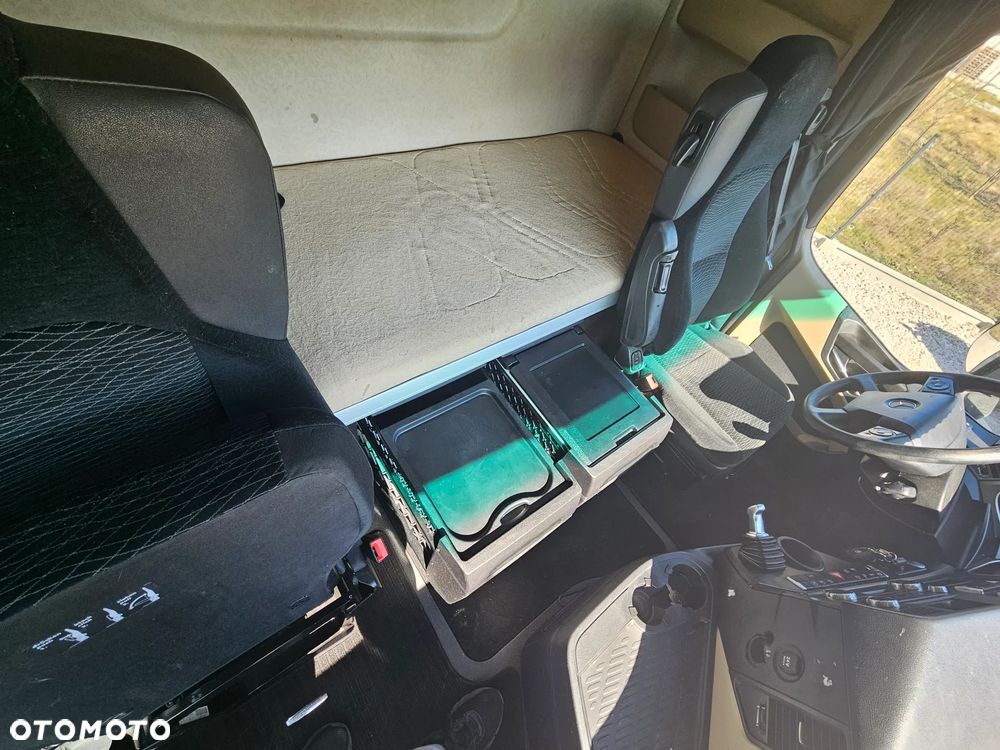 Mercedes-Benz Actros - 15