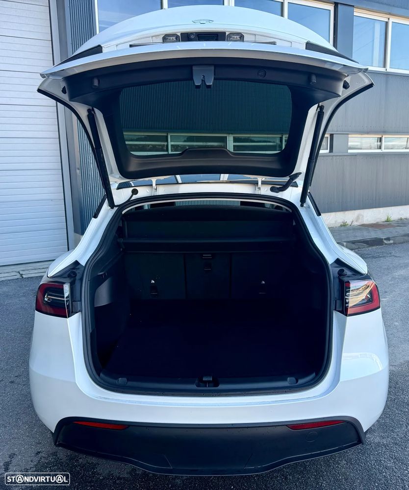 Tesla Model Y RWD - 9