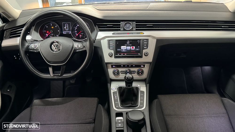 VW Passat Variant 2.0 TDI Confortline - 9