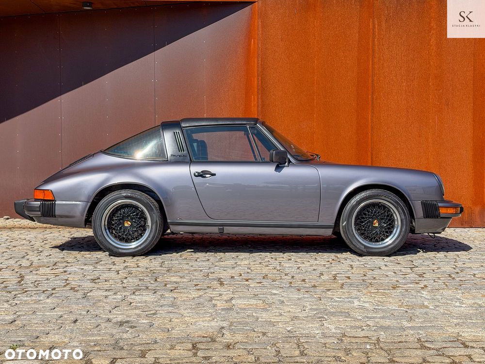 Porsche 911 - 9