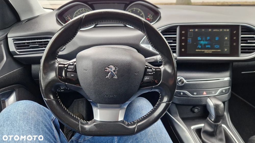 Peugeot 308 1.2 PureTech Allure S&S - 6