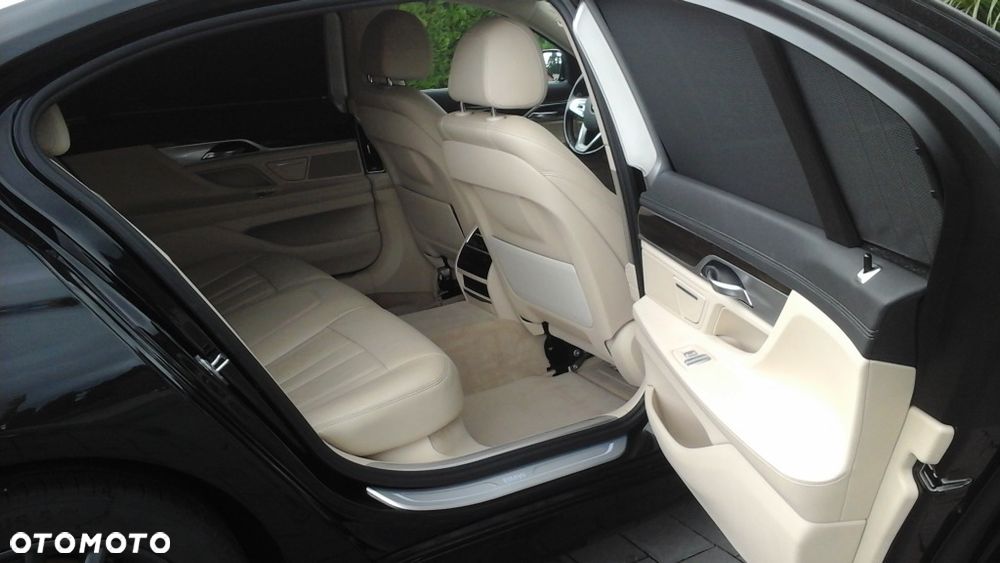 BMW Seria 7 730Ld - 13